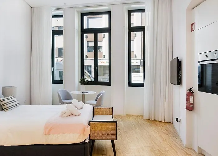 Modern In Center, Ideal Base *