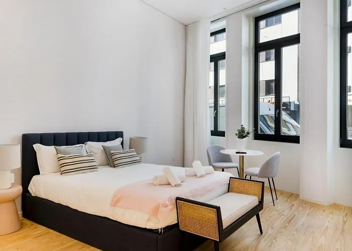 Modern In Center, Ideal Base *