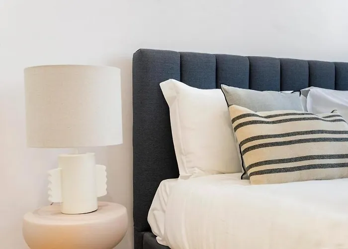 Modern In Center, Ideal Base Apartmán